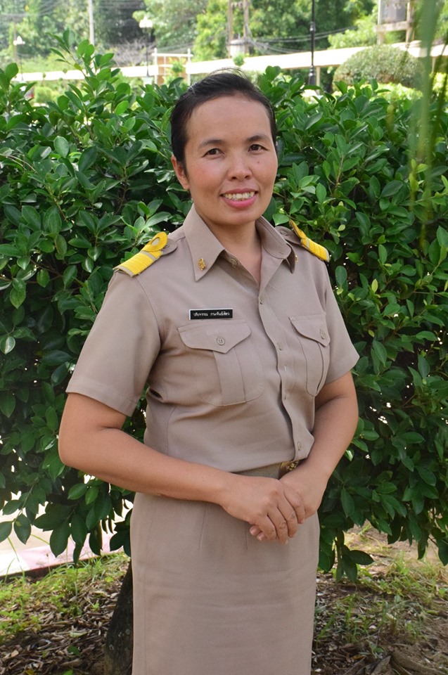 นางสาววลัยพรรณ กระพันธ์เขียว