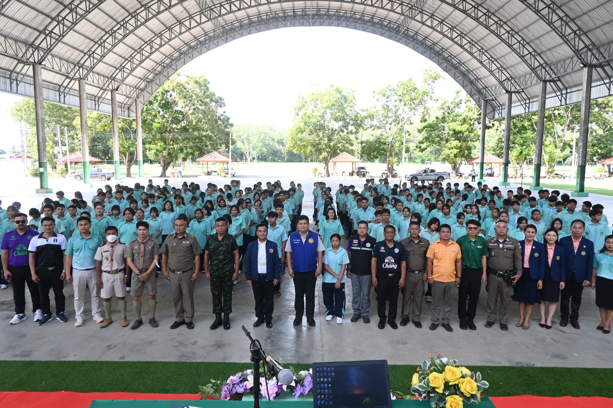นายสนธนา ชัญถาวร นายอำเภอสตึก เป็นประธานเปิดโครงการเสริมสร้างจิตสำนึก "ขับขี่ปลอดภัยในวัยเรียน"