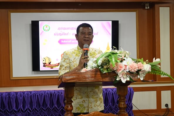นายธัชเวชช์ ศานติบูรณ์ ผู้อำนวยการโรงเรียนสตึกเป็นประธานเปิดกิจกรรมค่ายการอบรมพัฒนาทักษะด้านศิลปะ ดนตรี นาฏศิลป์